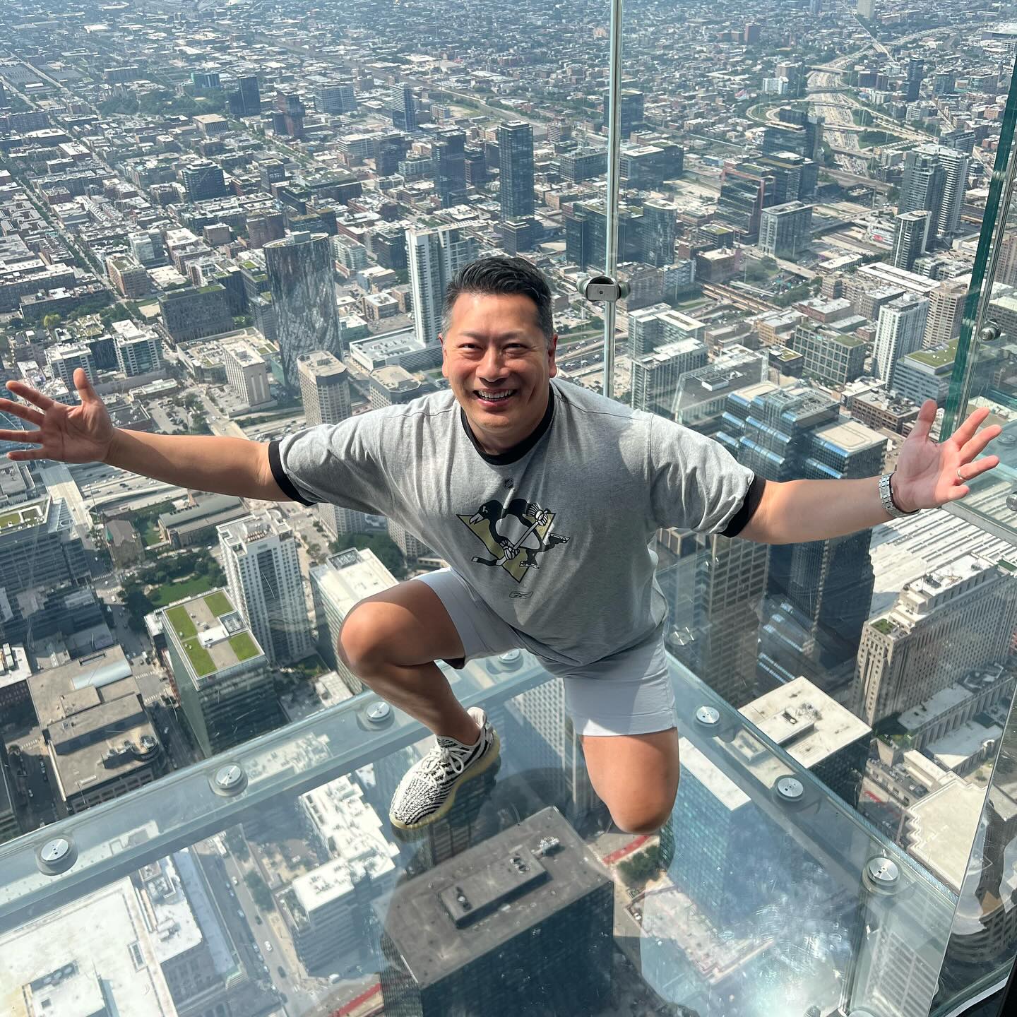 At the top of the world! 🌆
Still hungry, not slowing down 😤
#mondaymotivation #mondaymood #atthetop #stayhungry #neverenough #levelup #keepgoing #letsgo #lfg #newweeknewgoals #pittsburghdentist #cosmeticdentist #dentalartist #smilemaker #smilemakeover #smiletransformation #changinglives #bestintown #chitown #103 #willistower #cantstopwontstop