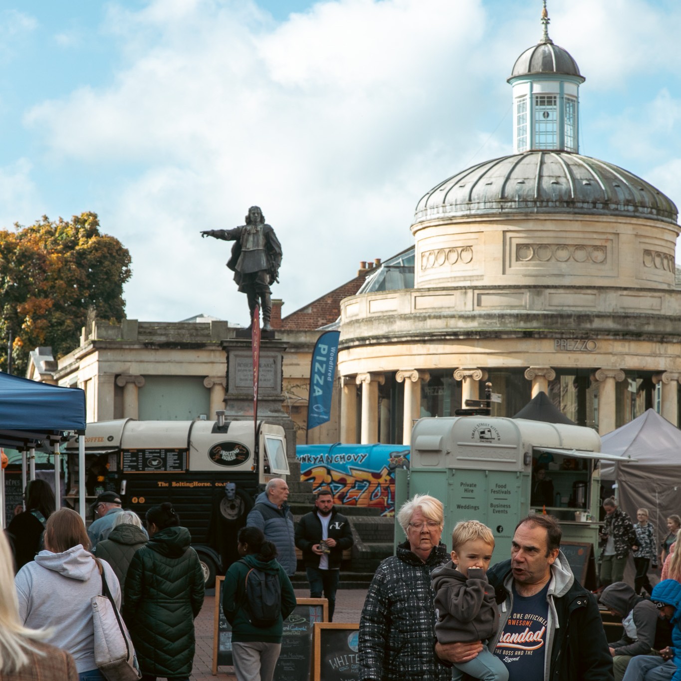 This Sunday, 26th May the Bridgwater Independent Market will be back in Bridgwater town centre and it's the perfect opportunity for shopping local and supporting your town centre!
You'll find local food and crafts, fresh produce, street food and unique goods with LIVE music all day in conjunction with @seedsedgemoor and The Cobblestones Bar.
Every visit and every purchase makes a huge difference in sustaining local businesses and keeping Bridgwater vibrant and thriving.
All open from 10am - 3pm
#FoodGoodsCommunity #somersetmarkets #sundaymarket