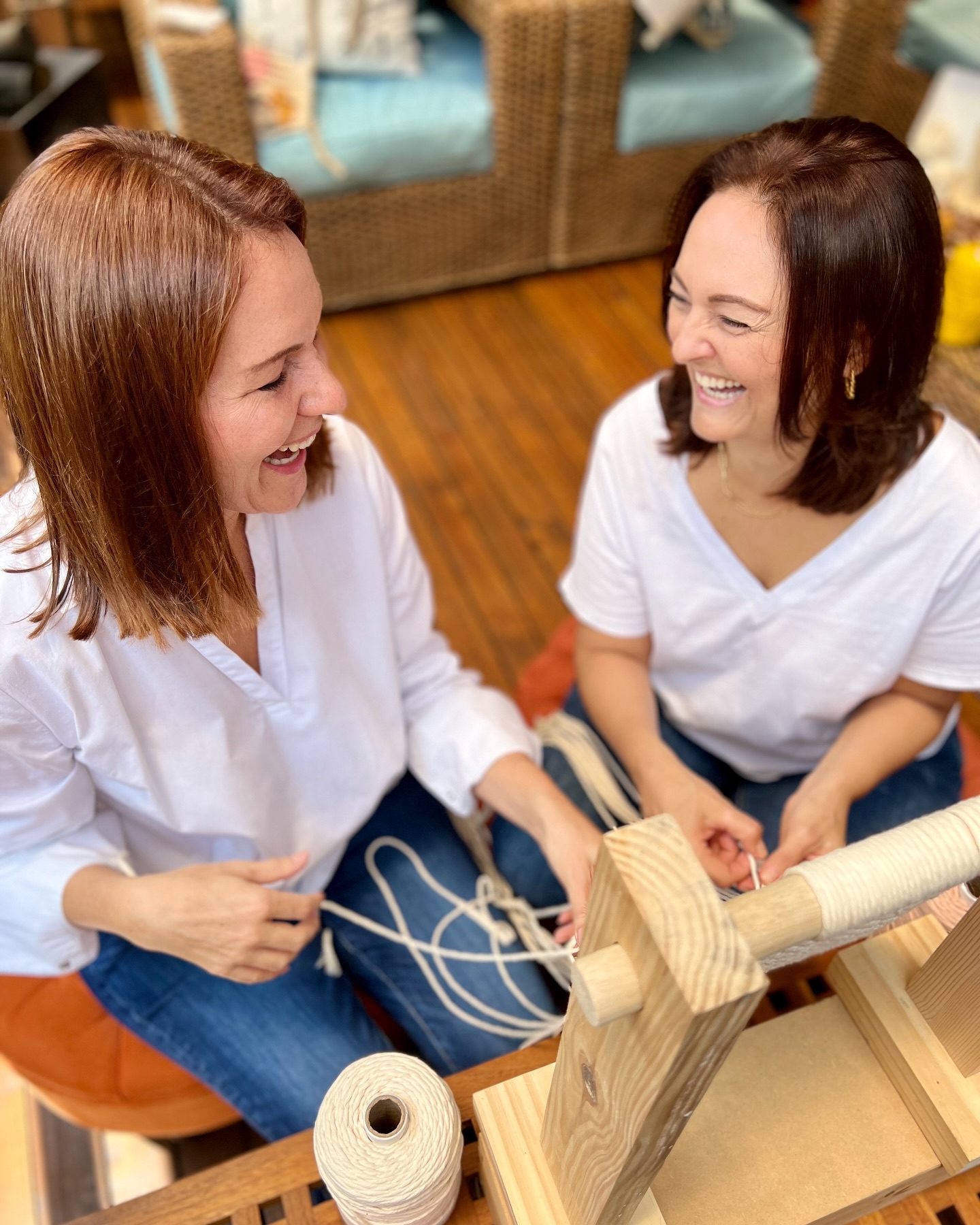 Se trata de hacerlo con las manos, sí, pero también se trata de hacerlo con el corazón ♥️
Ahí es donde reside nuestra magia 💫
En que cada producto, cada creación, cada bordado, cada pequeño detalle tiene impreso nuestro corazón y con él todo nuestro amor, nuestra entrega y nuestra gratitud.
Conoce más de nosotros en: serendipiahechoamano.com 💌
#HechoAMano #HechoEnColombia #Serendipia #HechoconAmor #Decoración #DetallesConAmor