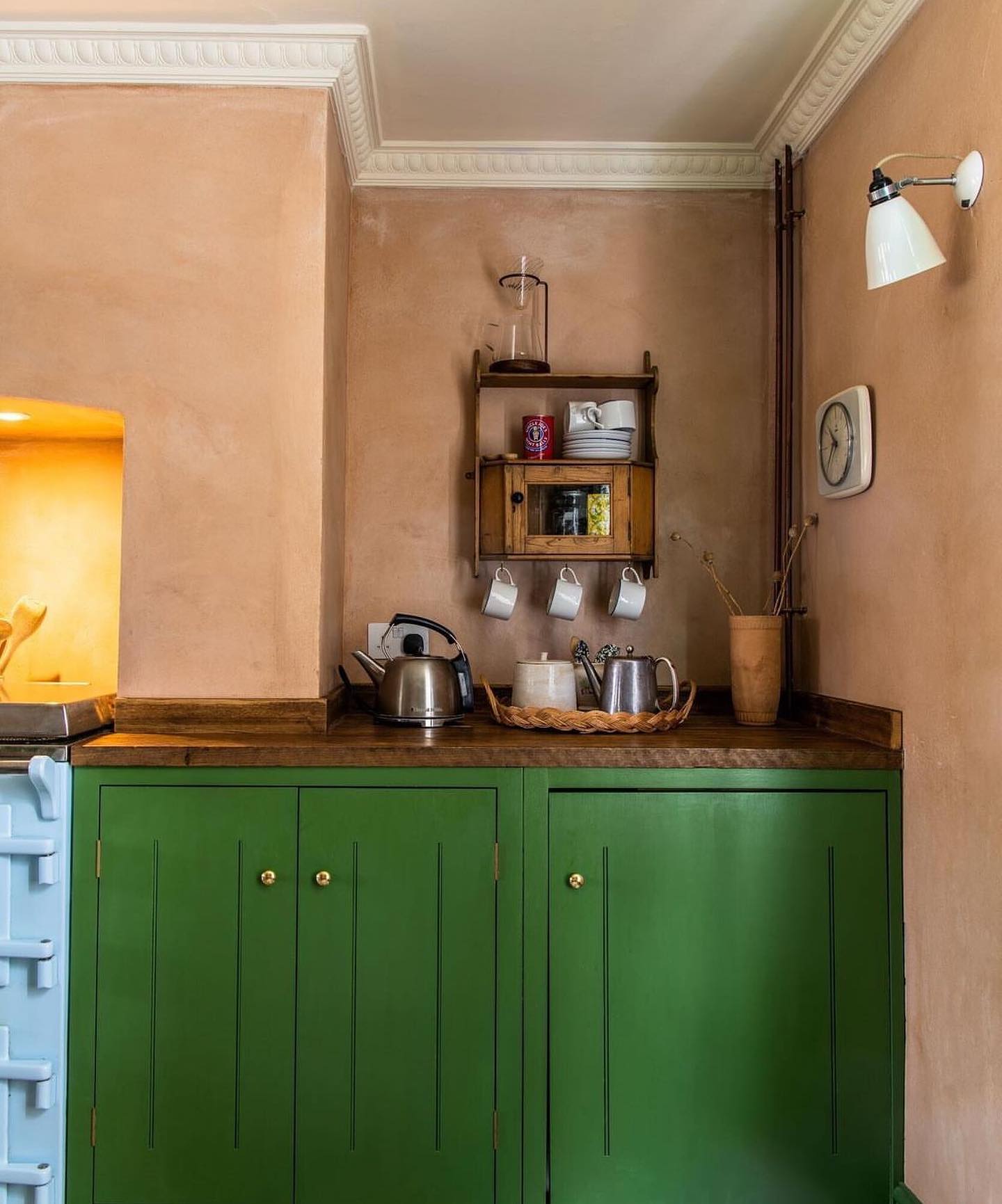 Kitchen Aesthetics with Oren 🤎 15% off all stock online for Valentines Day 🍷
#kitchenpantry #kitchenproject #kitchendetails #woodenboards #kitchenstyling #kitchengoals