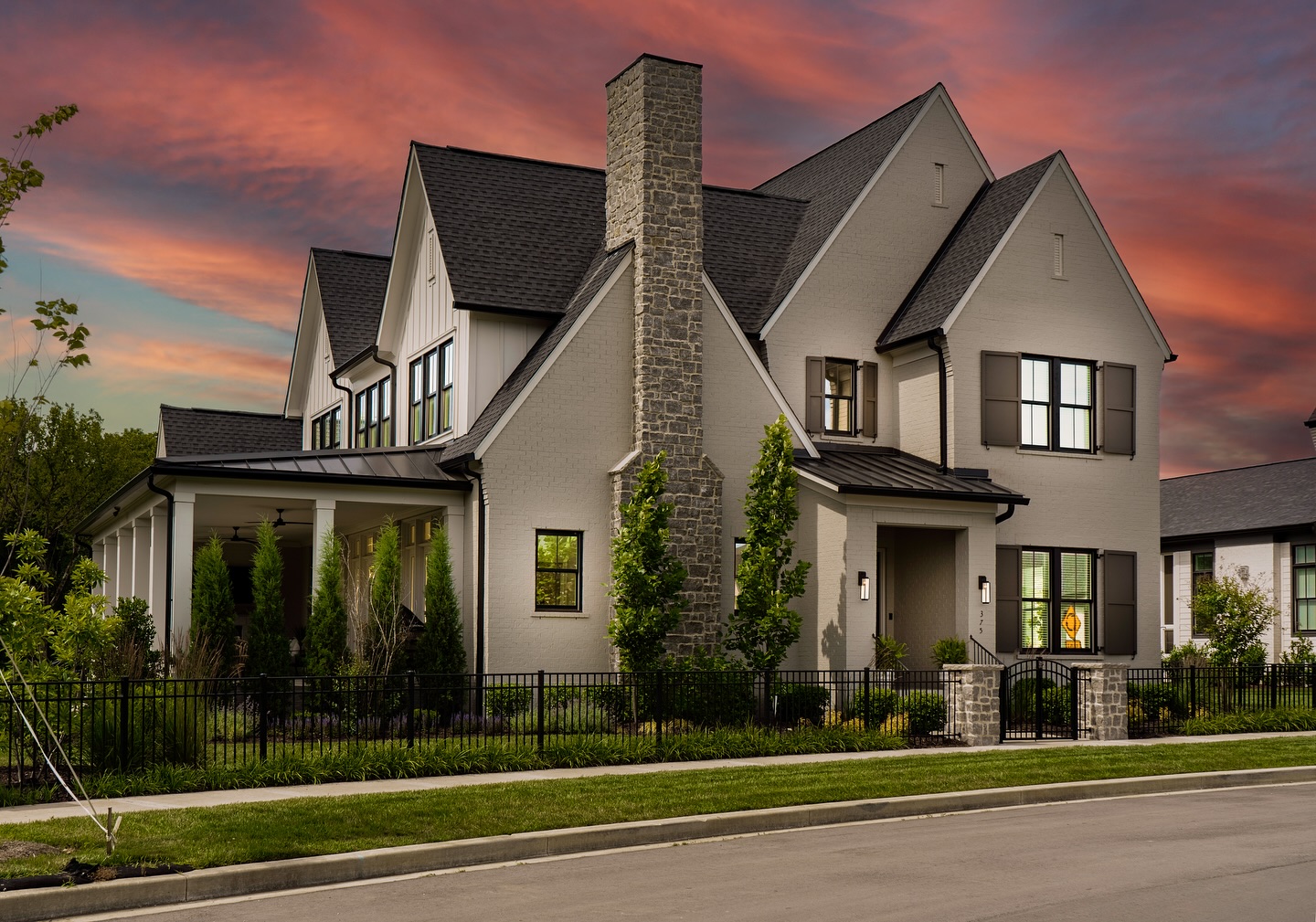 🛑STOP RIGHT THERE!!🛑
Scroll to see the difference!
Did you know that a virtual twilight can boost your online engagement by up to 300%!
Here are a couple reasons why you should use a virtual twilight on every listing!
Create a warm and inviting atmosphere that draws in more potential buyers.
Highlight the property's best feature.
Increase the perceived value of the property and potentially lead to a higher sale price.
Showcase your property in its best light and attract potential buyers in Nashville, Franklin, Brentwood, Spring Hill, and beyond!
#nashvillerealtor #franklinrealtor #brentwoodrealtor #nashvillerealestate #chattanoogarealestate #ListingTips