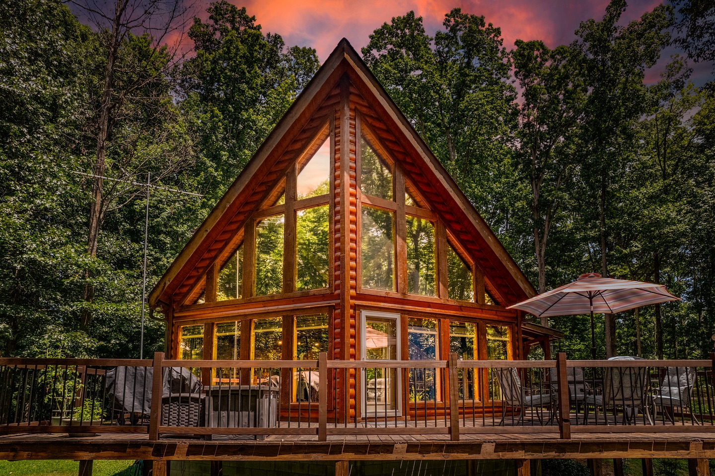 If the cabin looks this pretty in Summer I can't imagine what it looks like in Fall🍂🍁
This property is a must-see!
#cabinlife #cabinliving #nashvillerealtor #nashvillerealestate #chattanoogatennessee #chattanoogarealestate #chattanoogarealtor #tennesseerealestate #tennesseerealtor