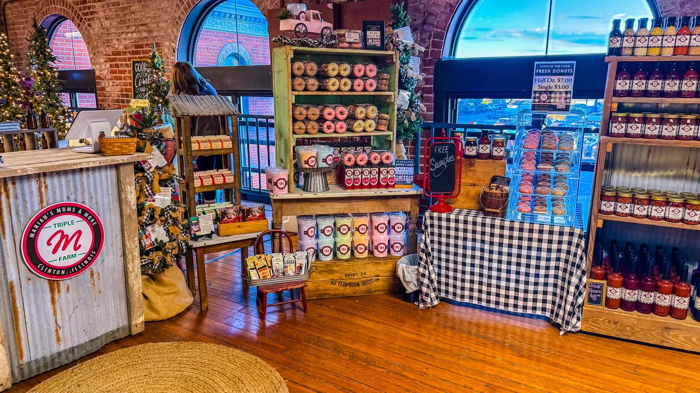 ๐ What a weekend! ๐
A huge THANK YOU to everyone who shopped with us or stopped by our space at the ๐ Hobnob Market this past weekend! Your smiles, stories, and kind words made our hearts so full. ๐
We especially loved hearing from so many of you who shared about your visits to the farm this season โ from picking strawberries to wandering through the mums to enjoying all of our new additions with your families. Knowing our farm is part of your family memories means the world to us. ๐ป
Your support keeps our small business growing and our hearts inspired.
#MariahsMumsAndMore #monentswelivefor #HobnobHolidayMarket #ThankYou #ShopLocal #HolidayShopping #SmallFarmBigFun #GratefulHearts #holidaymarket #