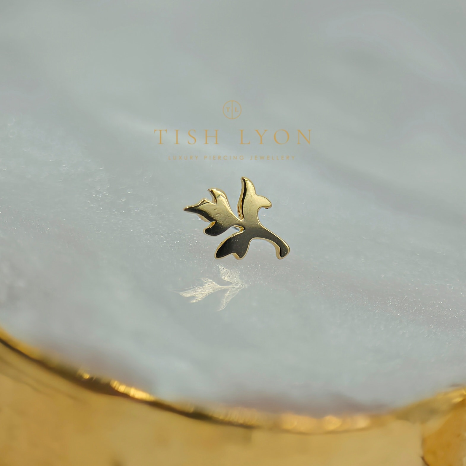 @tish_lyon with the gorgeous 'delia' in 14k yellow gold. 🌿✨️