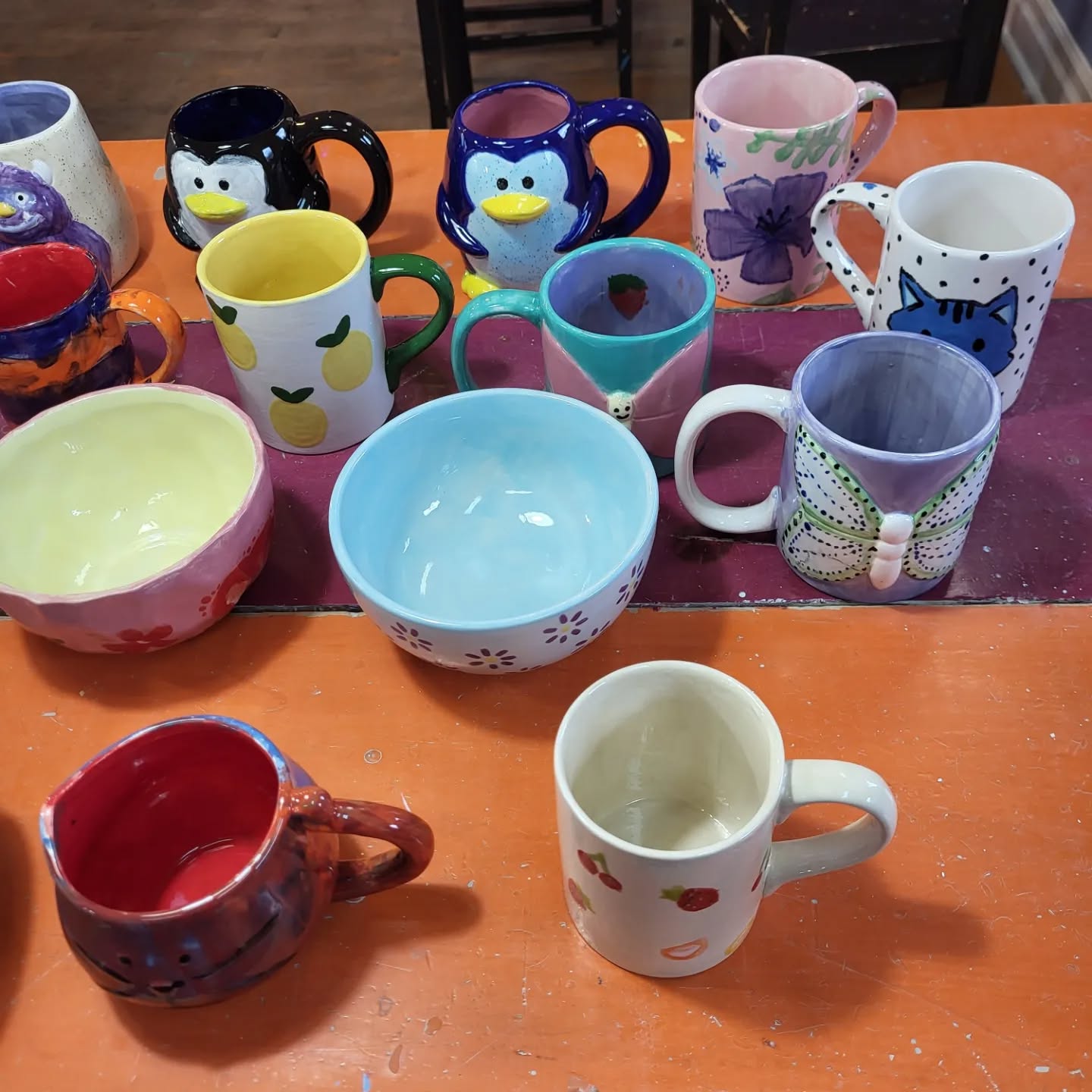 Just a little inspiration for the weekend❤️🎨
Call us to book a table to start your creative adventure with us!
#allfireduppaintableceramics #paintyourownpottery #torontowest #torontomoms #thingstodotoronto #etobicoke #etobicokesouth #etobicokemoms #etobicokecentre