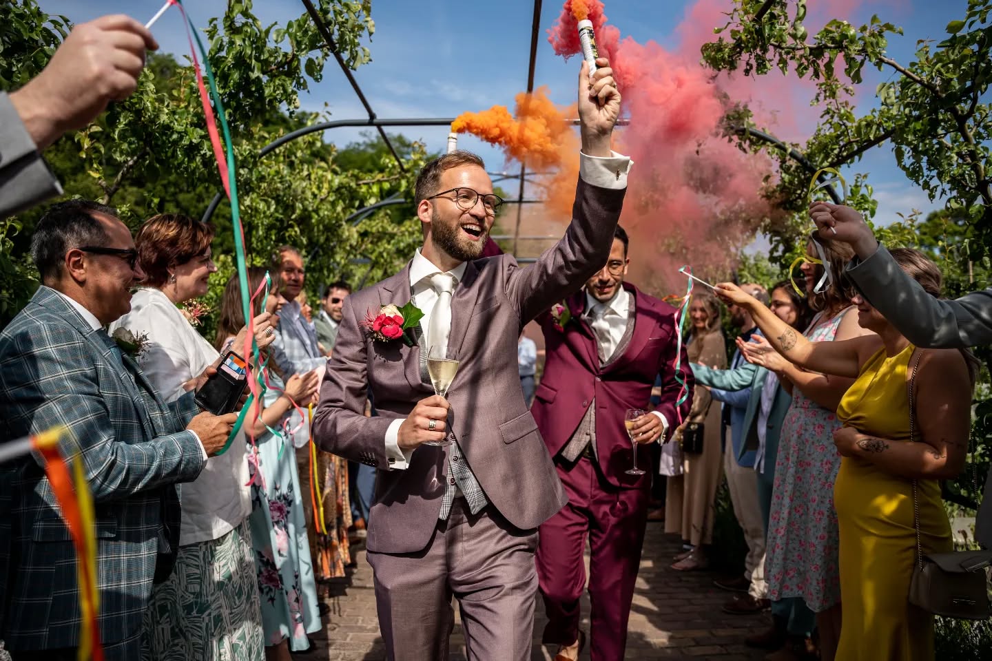 Exact één jaar geleden! Gefeliciteerd @ricstagram91 en @j.o.a.c.o_l.o.p.e.z 😘🥳 Fijne herinneringen aan een mooie dag!
#bruidsfoto #verloofd #bruidsfotograafdelft #bruidsfotografie #bruidsfotograafzuidholland #bruidsfotograafnederland #weddingphotographer #wedding #weddingphotography #wijgaantrouwen #trouwenin2024 #trouwenindelft #delft #stadhuisdelft #trouwenindenhaag #villaockenburgh