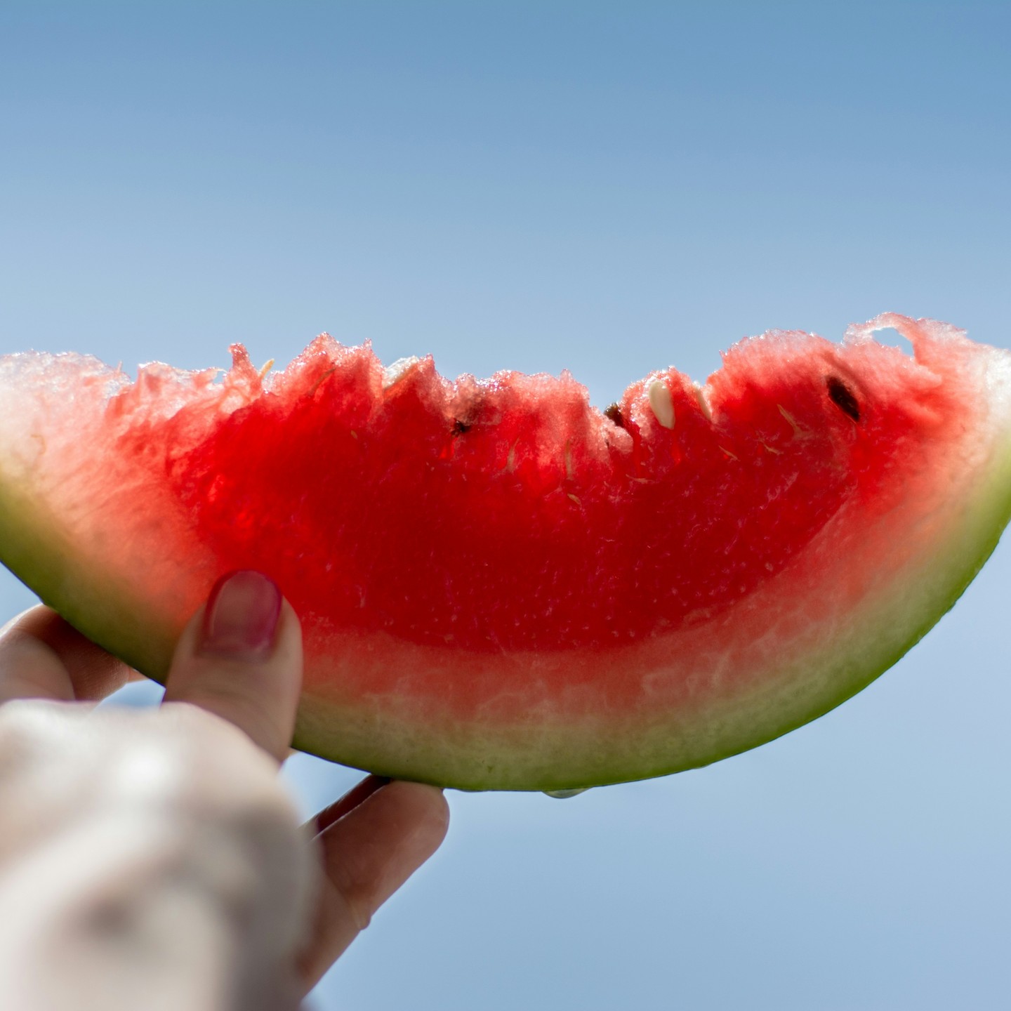 Vous en avez marre d'être une pastèque ? 🍉
Mais enfin, de quoi je parle ? Qui est une pastèque ? Qu'est-ce que je veux dire par là ? 🧐
Venez à mon prochain atelier pour comprendre ce qu'est le syndrome de la pastèque et surtout comment en sortir ? 🍉
Allez, j'arrête le suspense, le thème de mon prochain atelier, c'est :
Le pouvoir du "non" : apprenez à vous prioriser et à dire non à ce qui ne vous convient pas ! 💪
1 heure pour venir goûter au confort de "se dire oui à soi" plutôt qu'aux autres ou aux injonctions sociétales. 😁
Comme d'habitude lors de mes ateliers, l'idée ici est de vous faire vivre des expériences pour avoir des prises de conscience que c'est possible de faire autrement.
Cet atelier est fait pour vous si :
✅ Vous avez du mal à dire non ?
✅ Vous vous sentez obligé de dire oui à tout le monde ?
✅ Vous avez du mal à identifier vos propres besoins ?
📆 SAVE THE DATE 📆
👉 Quand ? Le vendredi 25 octobre de 12h30 à 13h30
👉 Où ? Au Cowork Notre Dame du Ville du Loroux-Bottereau
👉 Combien ? C'est GRATUIT et ouvert à tous dans la limite de 12 personnes maximum ! 🚀
👉 Pour qui ? Toutes personnes qui a envie de mieux se positionner face aux autres.
👉 Comment s'inscrire ? C'est simple : inscription en lien dans ma bio
Et vous pouvez même déjeuner sur place de 12h à 12h30. 🍽️
Pour cela, apportez votre repas pour partager ce moment avant l'atelier. 😊
#jefaismonpremierpas #premierpas #atelier44 #lorouxbottereau #vignoblenantais #syndromedelapasteque #partage #entrepreneursnantais
#ateliergratuit #développementpersonnel #apprendreadirenon #sedireouiasoi