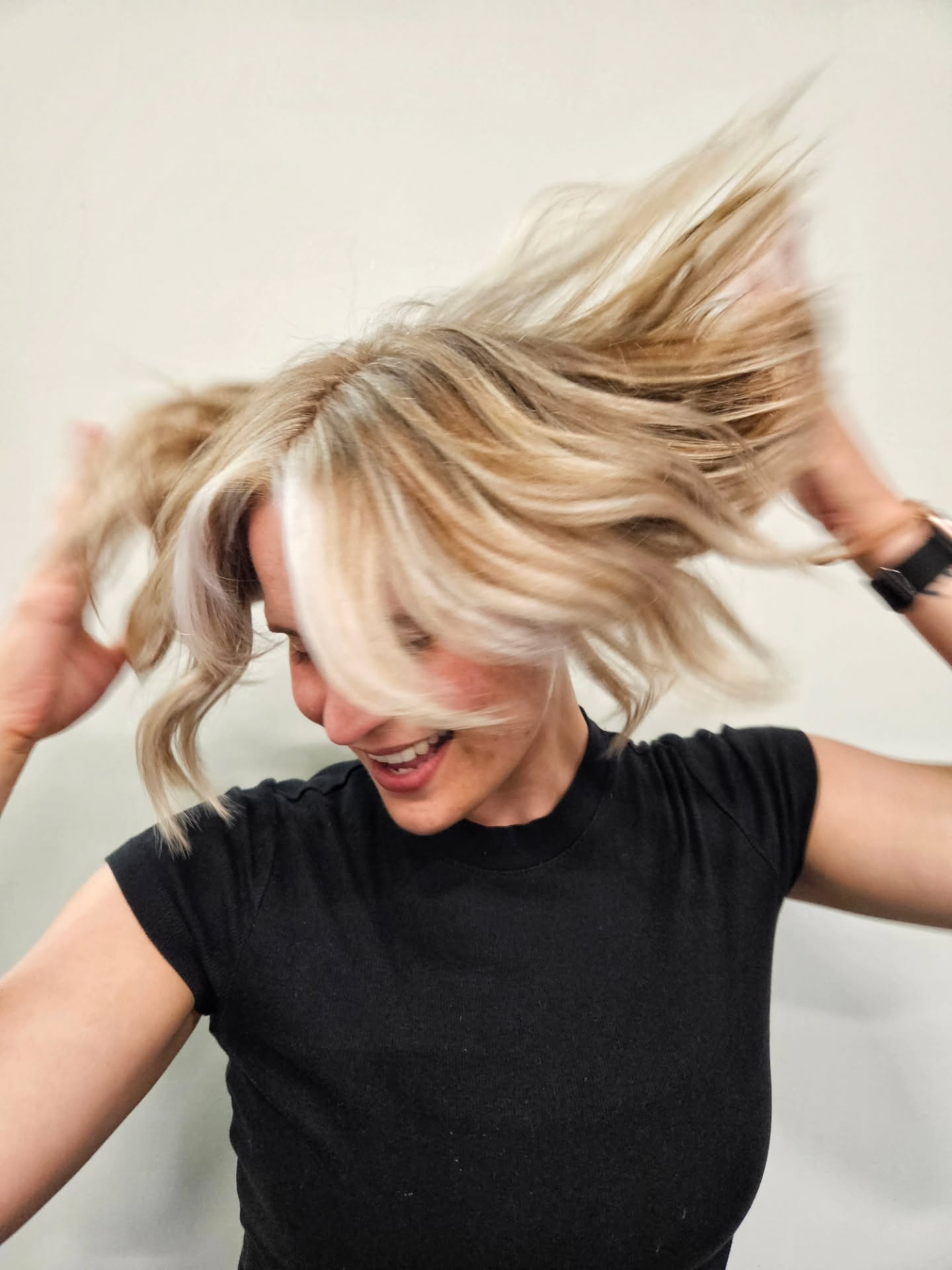 This is what a happy client looks like✨️
After the magic - partial highlights, toner, and haircut.
Rebecca's hair got a fresh boost of light, tone, and shape - perfectly balanced and glowing!
Schedule your appointment today:
? 410-558-0047
#timoniumhairstylist#hairstylist#highlights#partialhighlight#haircut#hairextensionspecialist#baltimoresalonsuites