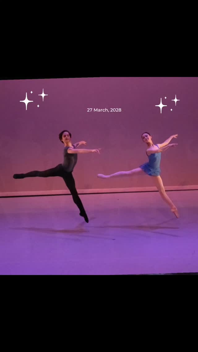 Happy #worldtheatreday
Photo @balletschoolphotographer
#ballet #performance #dance