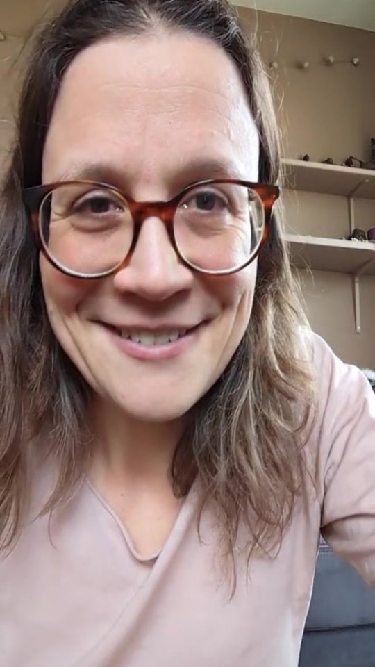 INSIGHTS AUS DEM LEBEN EINER MANIFESTORIN...
- wie sich ein 4/6 Profil in kombi mit einer dichten Aura auswirkt
- deren 2024 ein numerologisches Jahr 6 ist und was das bedeutet
- warum ich mir das Wort "loslassen" fett auf die Stirn tätowieren könnte
- was uns die nächsten Jahre so erwartet
- was dir mein Tor 10, welches ich 5x in meinem Chart habe, in Sachen radikaler Selbstliebe mitteilen will
- wie ich all das für meine Arbeit mit dir einsetzen kann
- und warum dieses Live nicht nur für dich, sondern auch für mich ist
#loslassen #daslichtamendedestunnels #lichtundschatten #energiearbeit #profil46 #humandesign #numerologie #schamanischereise #cacao #selbstliebe #selbstfürsorge