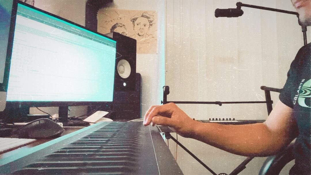 Endaro Mahanubhavalu - one of the five Pancharatna kritis, set in raga Sri, it is a beautiful poem praising the saints and musicians over the ages. So much is known of Western musical giants such as Beethoven or Mozart but yet very few are familiar with such a musical legend and genius as Saint Tyagaraja. One who has written thousands of devotional compositions, many which still fill concert halls today. #indianclassicalmusic #roliseaboard #endaromahanubhavulu #carnaticmusic #tyagaraja #kriti #keyboardist #music #history #india