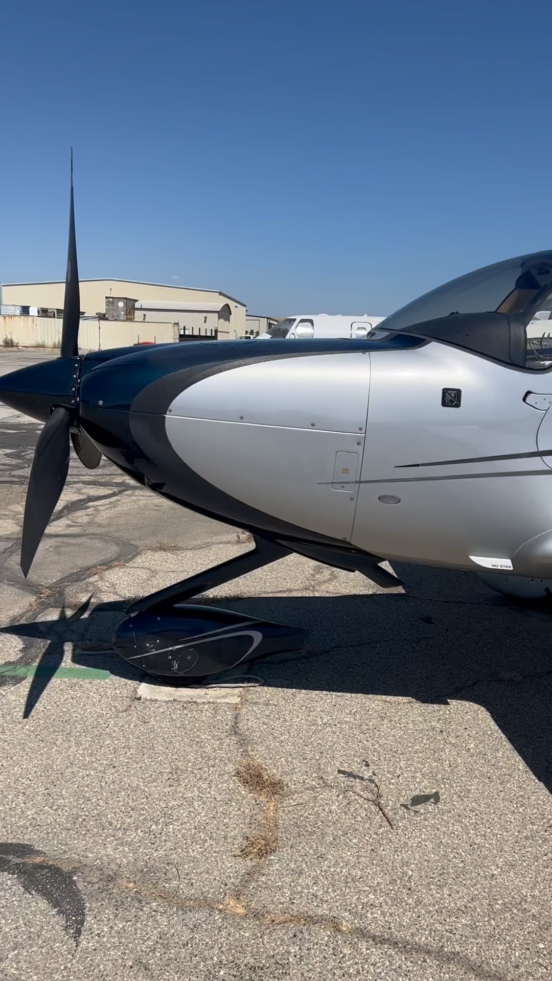 Newer cirrus 22T GTS coming in for fresh new sexy paint! We love painting cirrus! 😎