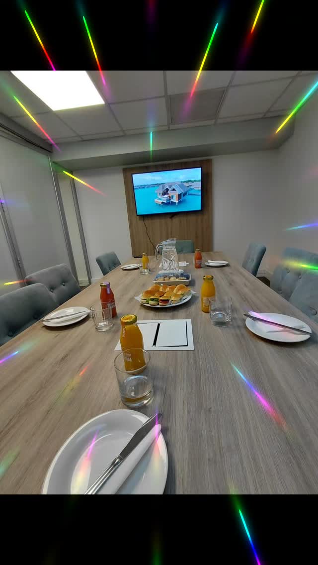 Hoy acondicionamos la salita de reuniones para uno de nuestros queridos clientes!
Arrienda nuestras salitas y trae tu coffee break o desayuno! Nosotros ponemos el cafecito ☕
Para reservar y ver disponibilidad comunícate a nuestro whatsapp +569 9 7102976.
Te recordamos que trabajamos con un calendario muy ordenaditos y las reservas solo se formalizan con el comprobante de pago 😀, ya que de lo contrario se refleja liberada en sistema.
Te esperamos en @cangocowork !! 🙋🏻♀️