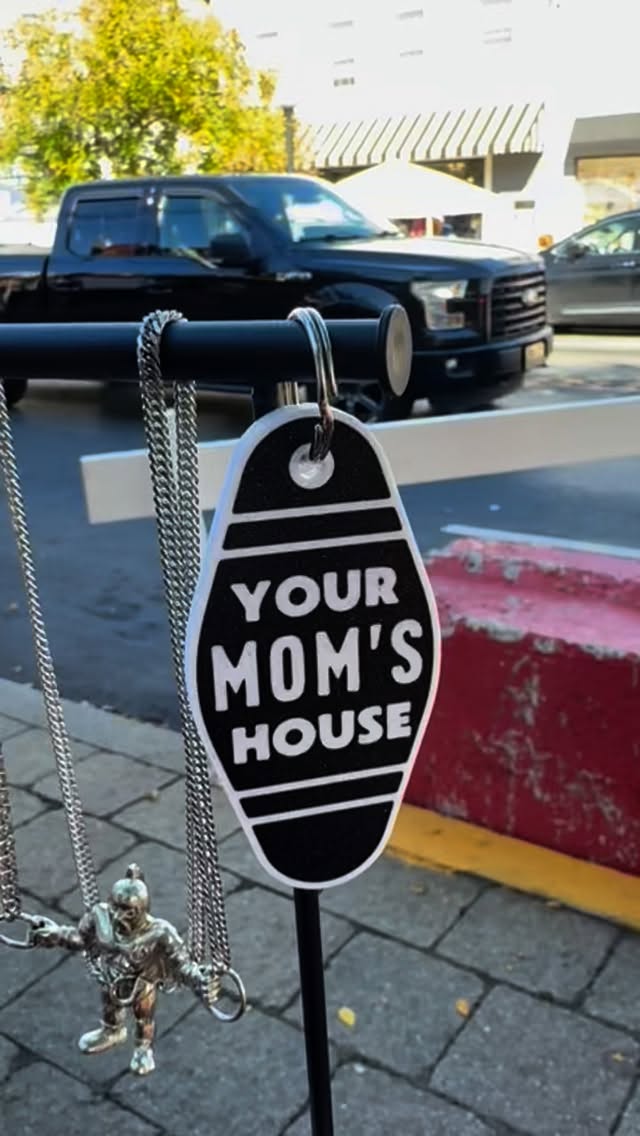 If you’re near Washington, NJ I’m out here being weird all day. Swing through, the guy next to me is selling bread and pastries that taste way better than my ice cream and they’re cheaper.
#streetfair #arttoy #trymyproduct #maker #designer #designertoy #3dprontong #plastic #ivescreamman #ice team #halloween #pumpkin #jackolantern