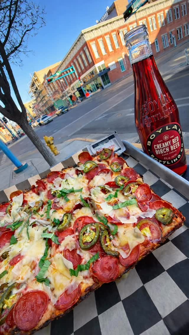 Sunday vibes at Thicc pizza co! Stop by this week while the weathers warm and have a pizza on the patio!