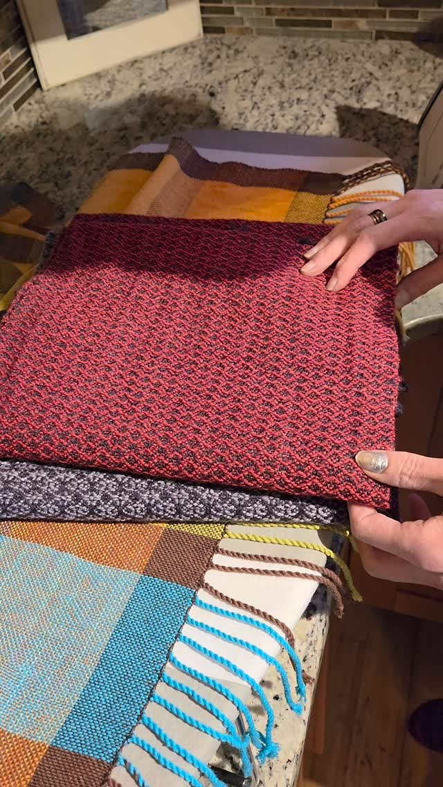 After wet finishing comes pressing (ironing) another very important step in creating fabric!
#sunriselodgefiberstudio #weaversofinstagram #handmade #weaving #finishing