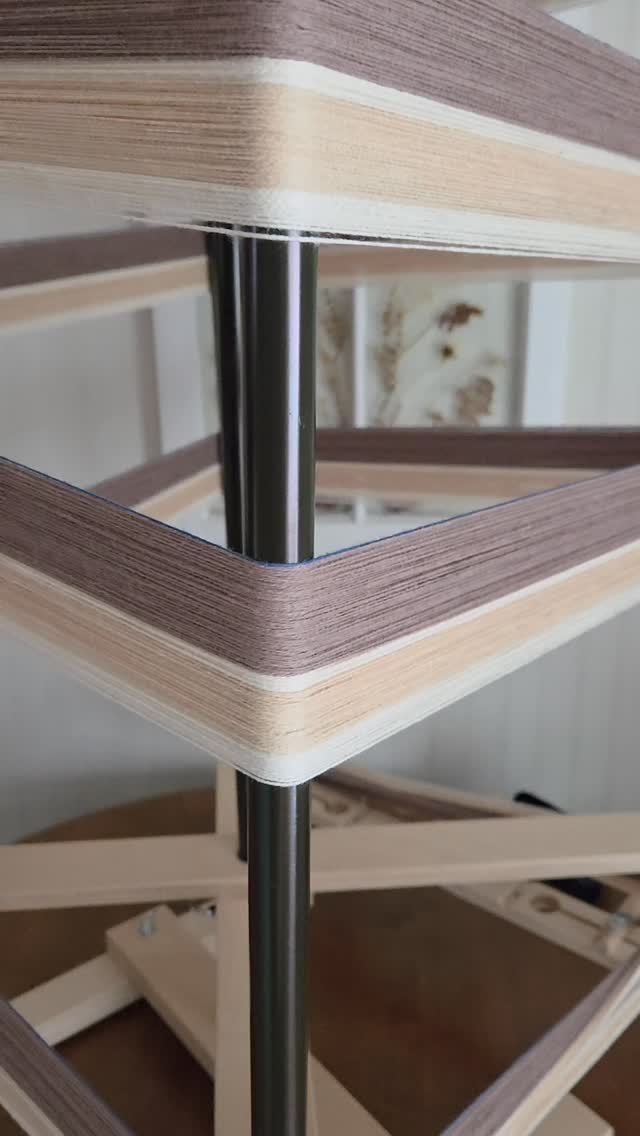 400 ends but the beige and brown are quite thin and the white just happens to be 5/2. We'll see what happens!
#sunriselodgefiberstudio #weaversofinstagram #countingends #handmade #sett