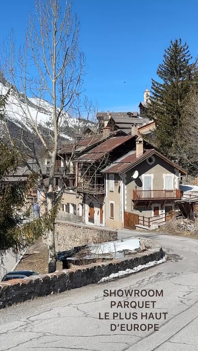 🚐✨ Le showroom parquet le plus haut d’Europe est à Saint-Véran !
À 2042 mètres d’altitude, dans le plus haut village d’Europe, Parquet Bois installe ses plus belles collections de parquet massif au cœur du Parc Naturel Régional du Queyras, dans les Hautes-Alpes.
Du chêne massif aux essences rares et chaleureuses, touchez, comparez et choisissez votre parquet face aux sommets grandioses des Alpes du Sud ❄️🏔️
Qui aurait imaginé trouver le plus beau parquet pour chalet et maison de montagne au sommet des Alpes ? 😍 Un cadre unique qui rend le choix encore plus magique !
📍 Saint-Véran – Le village le plus haut d’Europe (2042 m)
🏔️ Queyras | Hautes-Alpes | Alpes du Sud
Tu rêves d’un parquet qui réchauffe ton chalet à Saint-Véran, Abriès, Ceillac, Guillestre, Briançon ou dans tout le Queyras ?
On vient jusqu’à toi avec notre showroom mobile parquet dans toute la région !
Contact & devis gratuit :
📞 06 60 73 78 97
🌐 parquetbois.fr
#SaintVeran #Queyras #HautesAlpes #ParquetBois #ShowroomParquet