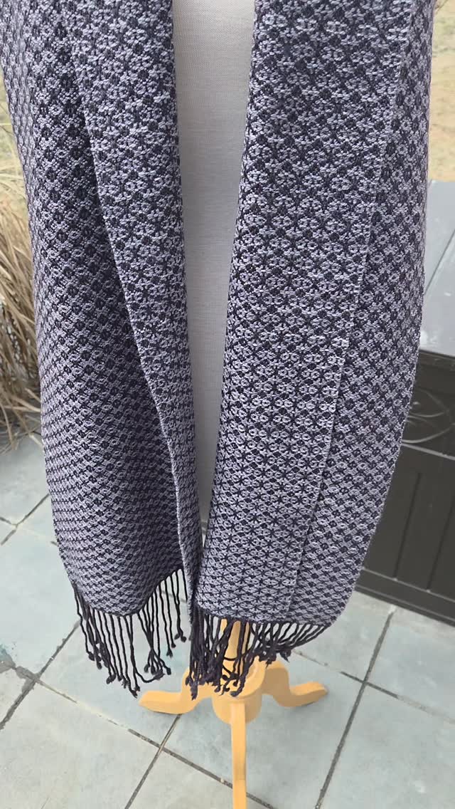 Grey goth - hand dyed merino wool woven scarf
https://sunrisehandwovens.etsy.com/listing/4471325816
#sunriselodgefiberstudio #weaversofinstagram #handmade #handwoven #handwovenscarf