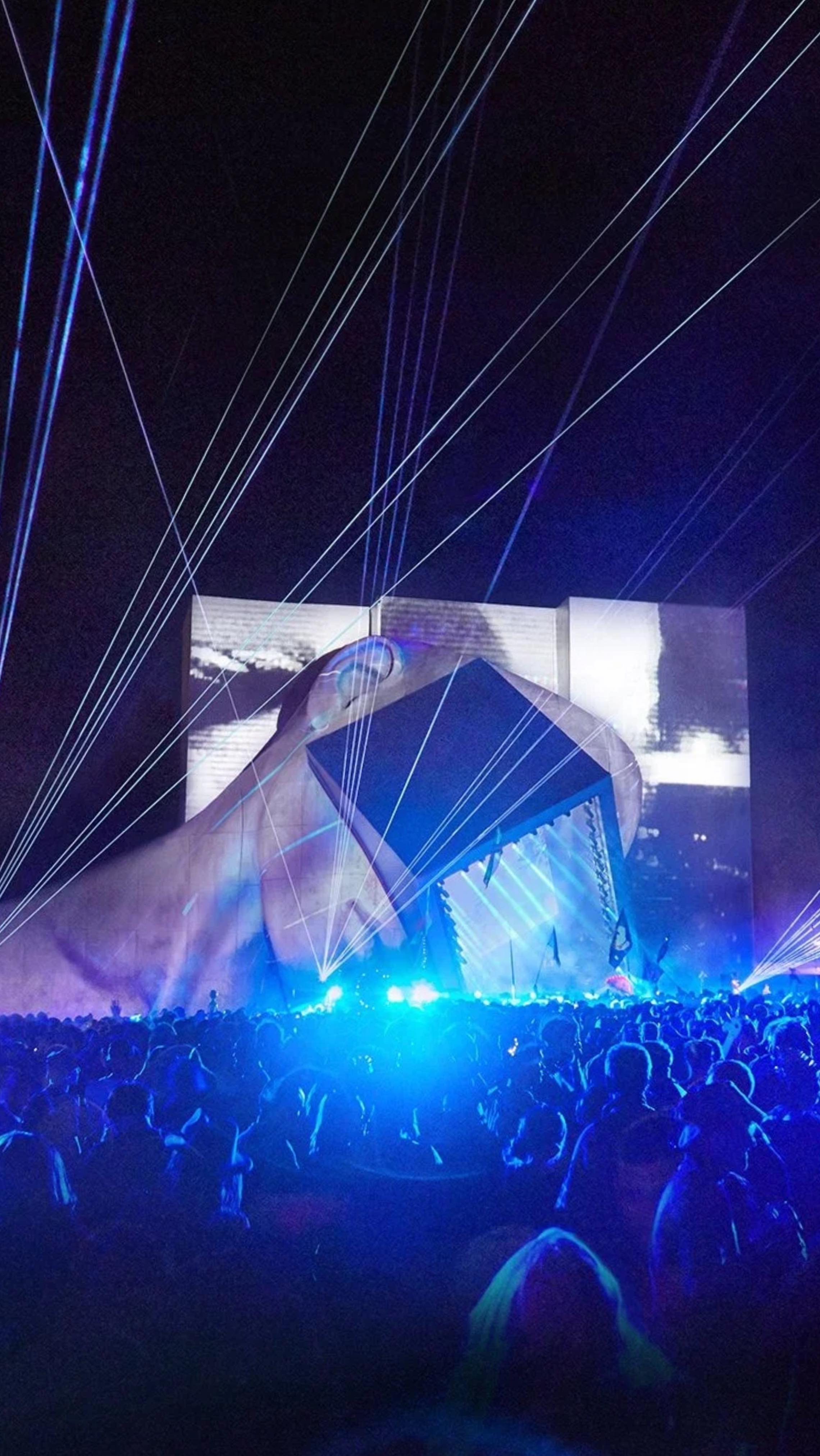 IICON at @glastofest is pure spectacle - massive, intricate, and mind-blowing.
But the real magic (in our opinion) is the huge team behind the scenes! Realising @block9official ‘s initial design concept for them … the creative problem-solving necessary … that’s what we love! Reminding our clients that the impossible is just an illusion.
Video Edit: @mwvisual
#Glastonbury2025 #Illusion #Block9 #IICON #ScenicFabrication #SetDesign #ProjectionMapping