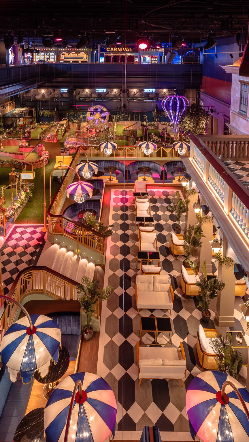 ? @swingersus - Las Vegas
Proud to have played a pivotal role in bringing Swingers Las Vegas to life - 40,000 sq ft of epic entertainment! ⛳️
One of eight Swingers activations that we have built and installed so far.
Location: @mandalaybay
Video: @swingersus Las Vegas
#IllusionDesignAndConstruct
#SwingersLasVegas
#HospitalityDesign
#DesignAndBuild