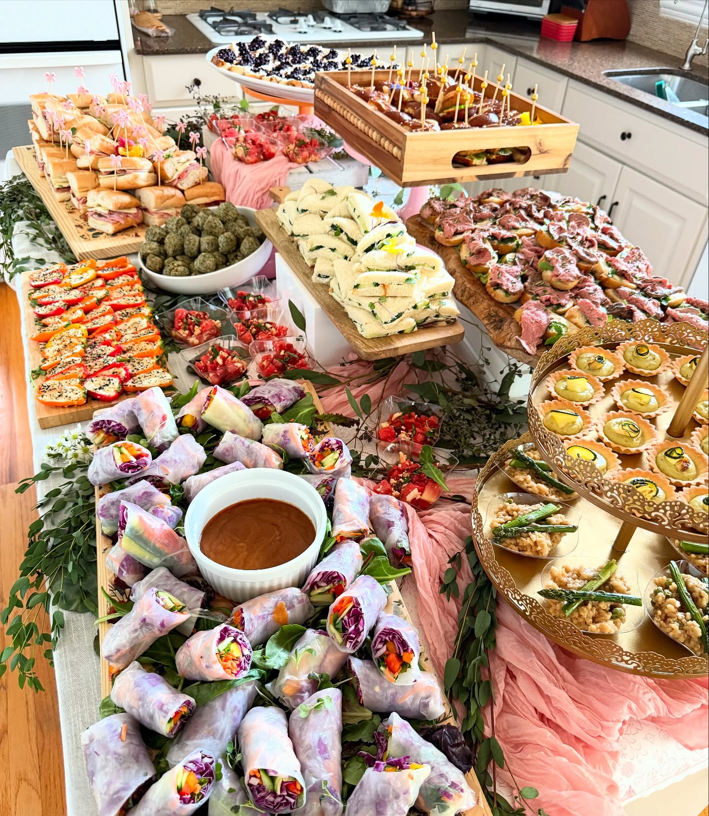 🍦🍨 “She’s All Scooped Up” Bridal Shower Theme! We are LIVING for these completely adorable and creative themed events, and loved working with this family to make their ice cream dreams come true. Not pictured.. the actual ice cream 😜 It was too early to put out before we snapped photos but there were 9 different vintage flavors! 🤤🤤
#icecreamdream #shesallscoopedup #scoopedupbridalshower #scoopedupshower #stcharles #stcharlesil #stcharlescatering #stcharlescaterer #naperville #napervillecatering #napervillecaterer #smallbites #bridalshowerfood #bridalshowerideas