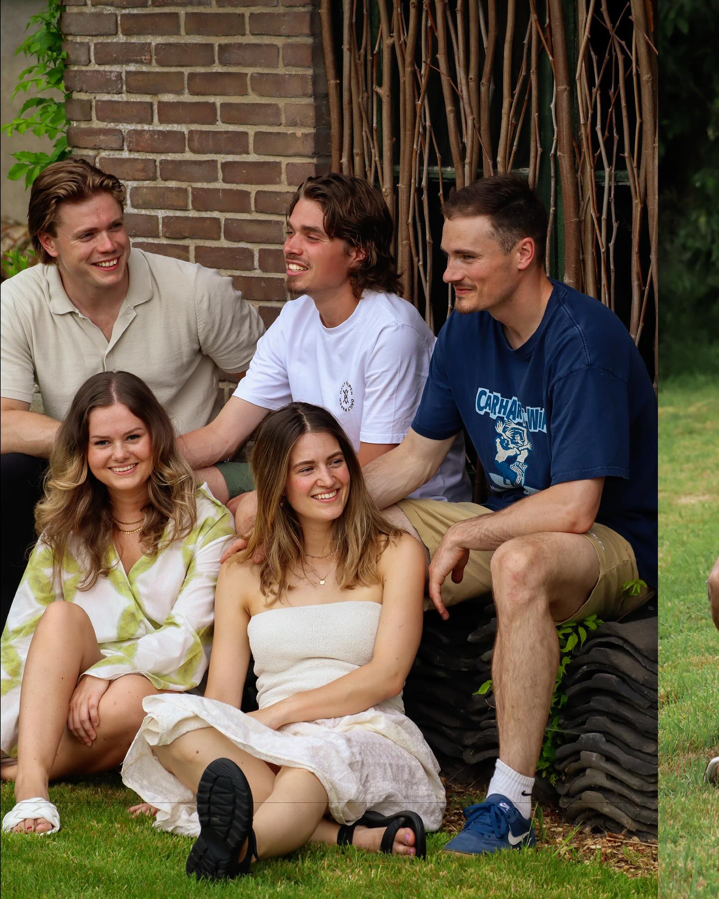 Part 2 ๐ฑ
Wil jij ook een gezellige fotoshoot met familie, partner of vrienden? Stuur een dm voor meer informatie! โ๏ธ