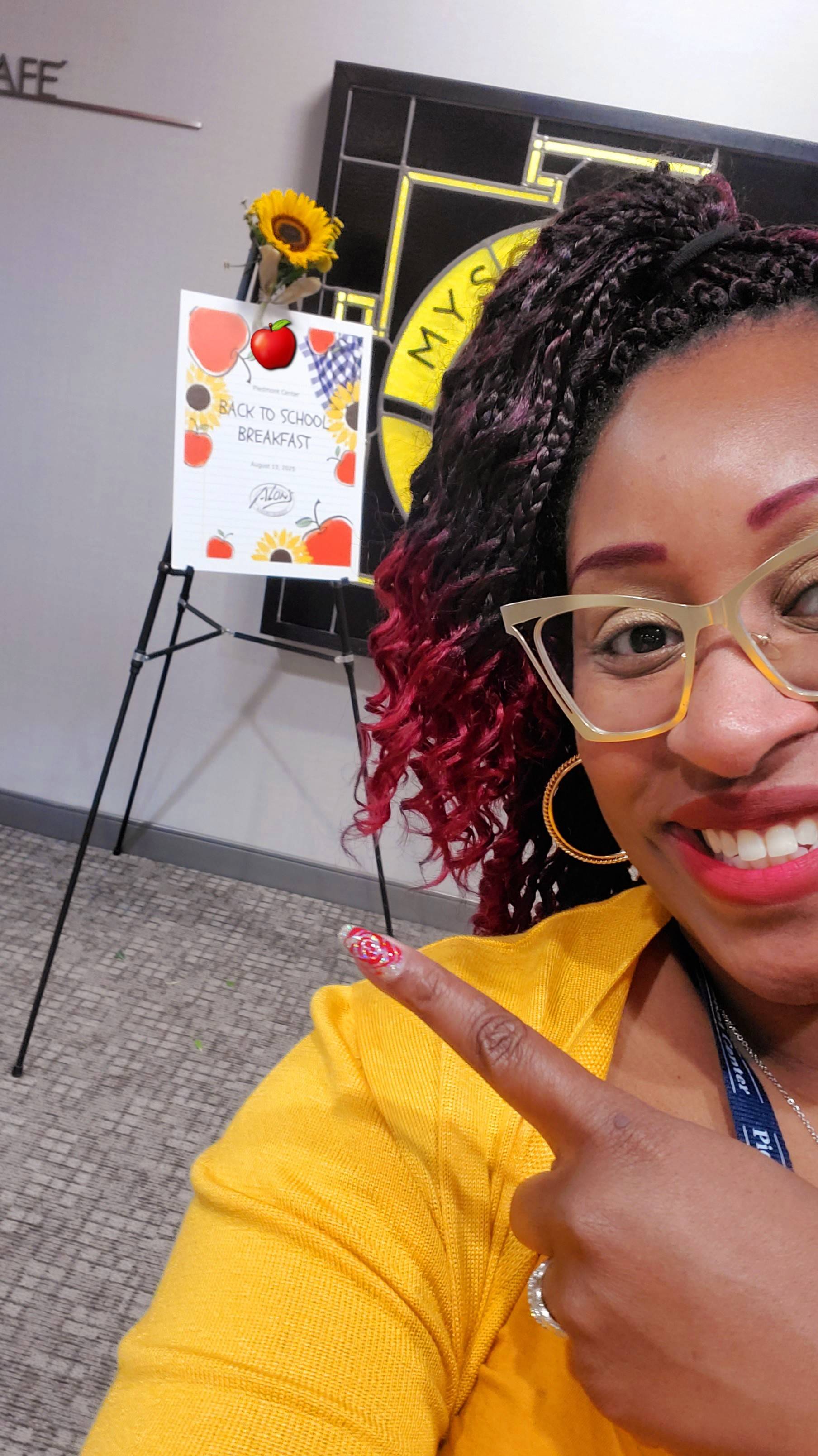 Flashback Friday to about a week ago for the Back-2-School Tenant Breakfast at a commercial office in Buckhead. Sunflowers 🌻 & Apples 🍎 What a theme! Back2School is not just for the kids lol. It's typically a celebration for the parents. Haha!
🌻🍎🌻🍎🌻🌻🍎🌻🍎🌻🍎🌻🍎
#back2school #FlashbackFriday #apples #sunflowers #GoodFood #happyfri̇day #events #eventflow #celebrate