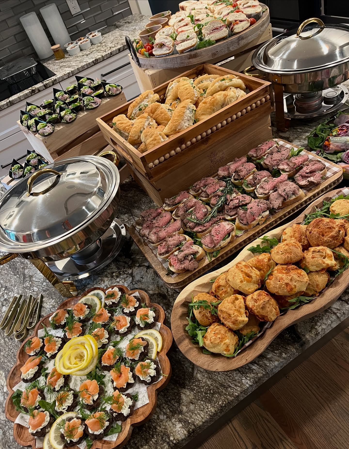 Perfect weather, beautiful company, and an island filled with BusyButternut … This is how you do a Saturday night dinner party. We were just bummed we didn’t get an invite 😜😜😜
#BusyButternutCatering #OutdoorDining #DinnerUnderTheStars #Naperville #NapervilleCatering #NapervilleCaterer #SmallBites #Appetizers #ApperizersOnly