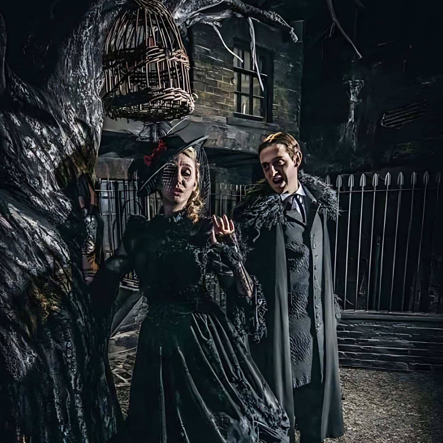 Sherlock Holmes: The Game’s Afoot – Madame Tussauds, London ?
We fabricated and installed the intricate set for this immersive production with @lesenfantsterr, where audiences stepped into the world of Baker Street to solve two unique mysteries.
Location: @madametussauds.
Designer: @downtothewyer
Photos: @rahpetherbridgephotography