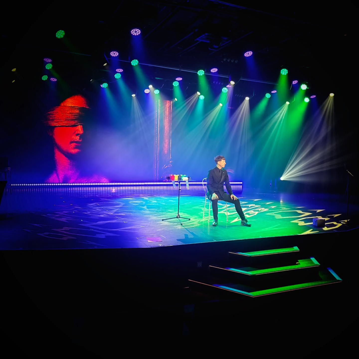 Lean forward, we have a story to tell you. 📖
There is nowhere in the world we would rather be than on a stage with an excited crowd infront of us. A blessing we say thank you for each and every day!
We appreciate the incredible crowd who packed out the theatre twice tonight. Thank you for sharing WONDER with us! ❤️
#TheConjurors #Wonder #Performers #Entertainers