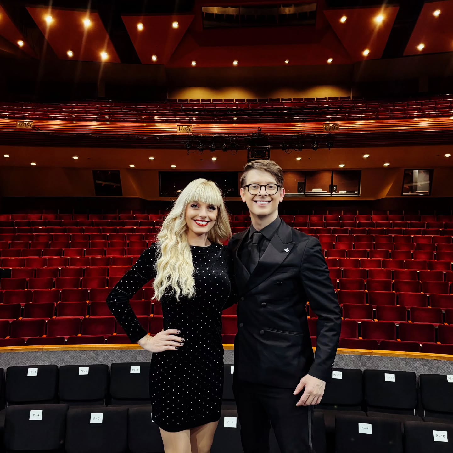 An unforgettable night in CALIFORNIA! ❤️
We feel like we’ve made lots of new friends this evening. Thank you Cali for having us, thank you to the amazing team and of course our WONDER-ful audience! 🇺🇸
Next stop. - San Juan. 🗺️
#TheConjurors #Wonder #Performers #Entertainers #worldwide