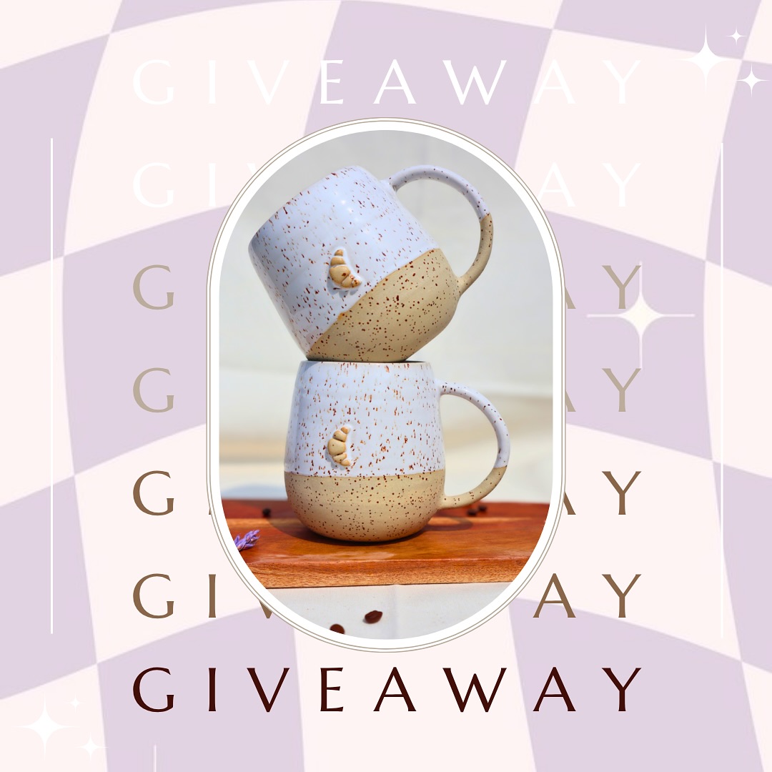 ✨ GIVEAWAY CLOSED! ✨
Omdat we de 400 volgers bereikt hebben (en omdat ik er gewoon zin in had 😉), geef ik één van mijn croissantmokken weg 🥐💛
👉 Meedoen is heel eenvoudig:
1️⃣ Volg @keram.elle
2️⃣ Like deze post
3️⃣ Tag een vriend(in) die ook houdt van handgemaakte keramiek – elke tag = 1 extra kans 🫶
📣 Deel deze post in je stories en tag @keram.elle voor een extra deelname! (Ik kan enkel openbare profielen zien!)
De winnaar wordt bekendgemaakt op 16 november via mijn stories.
De giveaway is open voor heel België 🇧🇪 en de verzendkosten zijn voor mij.
⚠️ Pas op voor nepaccounts – de winnaar wordt alleen via mijn stories bekendgemaakt, nooit via privébericht!
Veel geluk ✨ en bedankt om keram.elle te volgen – jullie maken dit allemaal zoveel leuker 💛