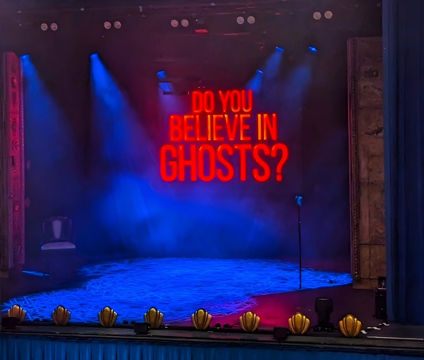 Well, do you? 👻
Have you ever seen, felt or experienced something truly unexplainable - let us know. 😱
⏬⏬⏬
#Halloween #TheConjurors #Question #Help