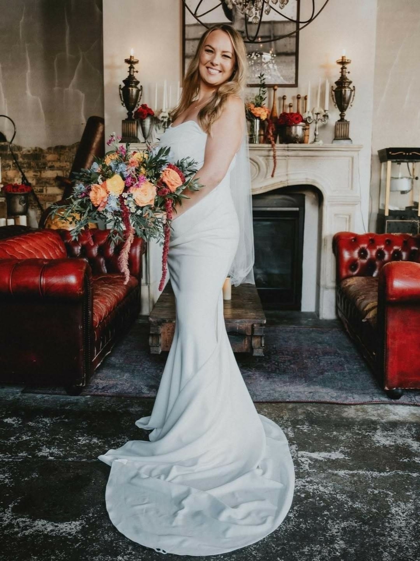 Every detail matters, especially when it’s your day to shine.
Book your bridal glam with Pin Me Up Chicago!
H&MU: @pinmeupchicago
Venue: @parkandfield
Dress: @grace_loves_lace
Suit: @indochino
Florals: @stevesflowermarket
Photography: @theoriginalweddings
Cake: @angelocaputosfreshmarkets
DJ: @3rdshiftdjs