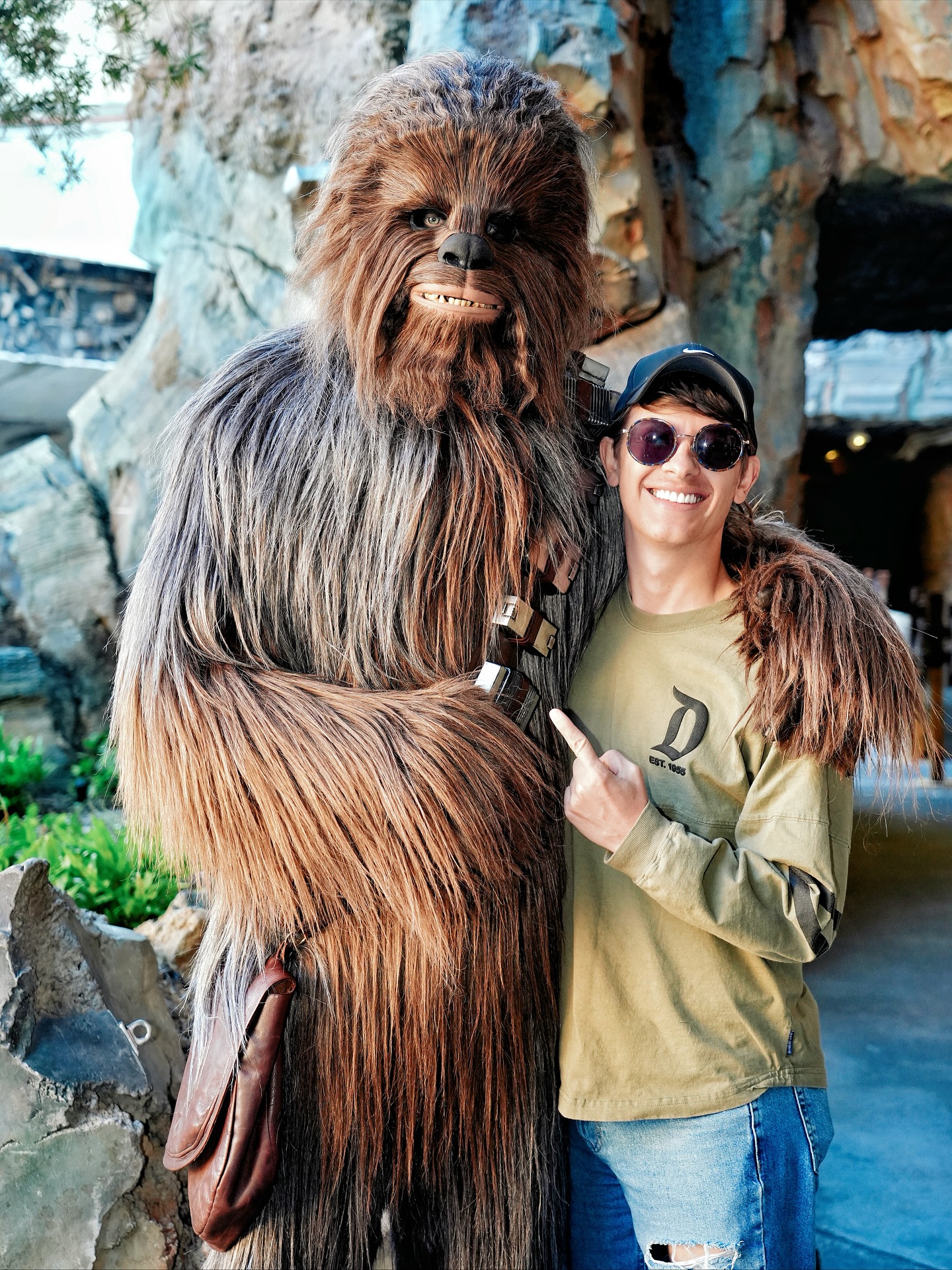 Chilling with our favorite Wookiee on a Wednesday. ✨ Who’s your favorite Star Wars character?
#chewbacca #blackcafcoldbrew