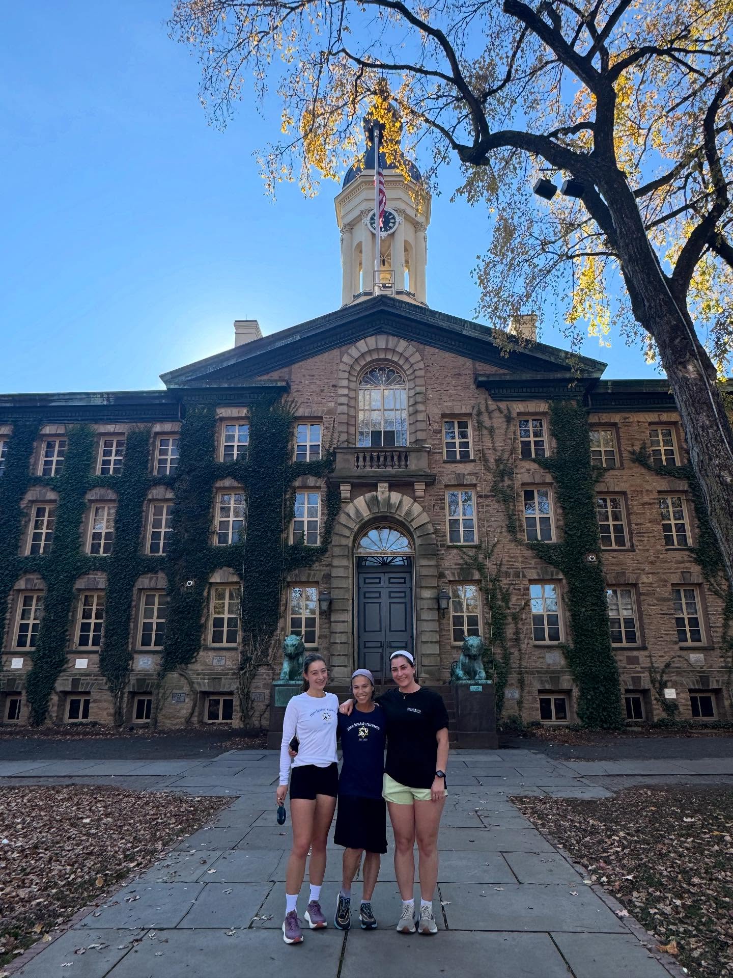 We can't resist sharing some more photos of our incredible event with the amazing Beatie Deutsch!
Join the Nice Jewish Runners 🏃♀️to take part in more unforgettable experiences like this! DM us to get involved in upcoming runs!