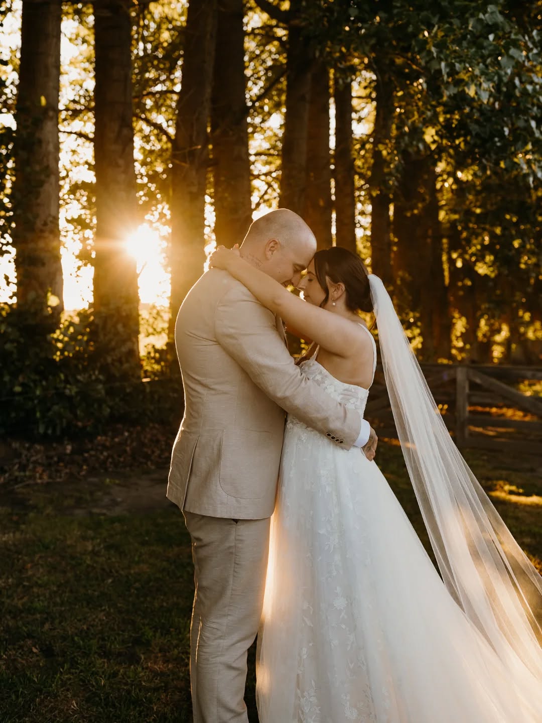 S U N S E T
Intimate moments captured by the talented @rebeccaclaridgephotography of this beautiful couple.
There is nothing like the sunset moments you spend with your husband✨️
#alterations #alteredtofitperfectly #sunsetwedding #weddingdressfit #weddingdressalterations #embroidery #lace #beading