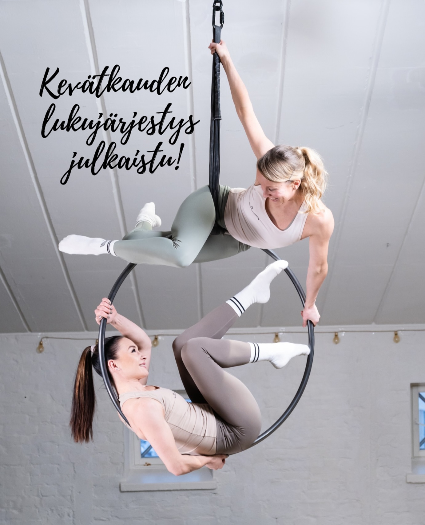 Kevätkauden 2026 lukujärjestys on nyt julkaistu nettisivuilla! 🌸
Mukana on tutut suosikkitunnit ja uutuuksia, kuten ilma-akrobatian alkeiskurssi sekä ilmajoogaa torstai-illoissa.
Kaksi uutta ohjaajaa aloittaa myös tammikuussa!
Ilmoittautuminen alkaa pian uudessa järjestelmässä, joten pysy kuulolla! 🤩
📸: @takayamaproductions
#roofaerialclub #tankotanssi #tankoakrobatia #ilmaakrobatia #poledance #aerialacrobatics #aerialhoop #rengastrapetsi #lastenharrastukset #aikuistenharrastukset #aikuistenakrobatia #malmi #koillishelsinki #malmillatapahtuu #sirkus #akrobatia #käsilläseisonta
#lukujärjestys #kevätkausi