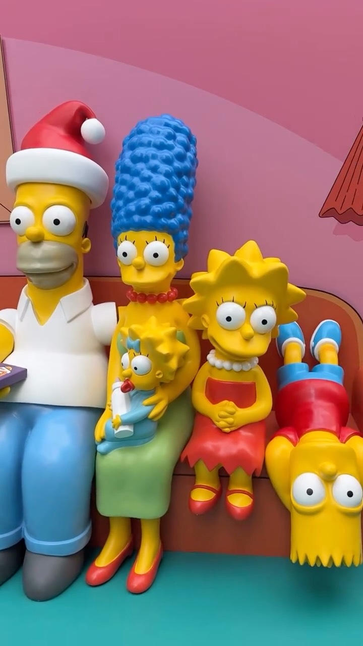 Thanks to @disneyplusca officially part of The Simpsons holiday chaos, couch gag and all! 🛋️🎄 @thesimpsons
You can get your own photo 📸 @cftoeatoncentre before Dec 1st.
#christmas #toronto #holidays