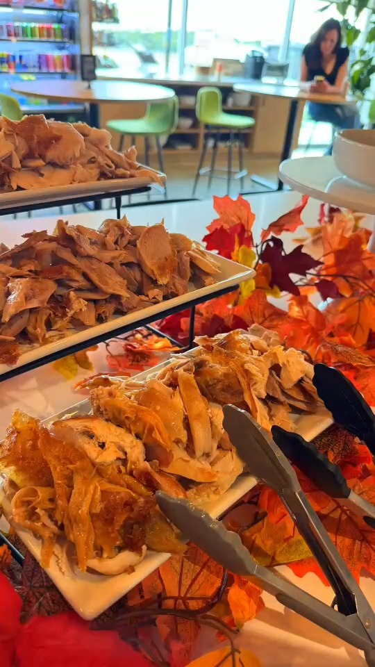 Impromptu FUSE Thanksgiving at Dripping Springs last week! 🦃✨
A huge thank-you to our member, Dennis Lane of Lane Chiropractic, who blesses us every year with his legendary deep-fried turkeys!
We’re so grateful for our amazing members and any reason to bring together the FUSE family we’ve built here at Dripping Springs. Community is what makes this place special. 🤎🧡