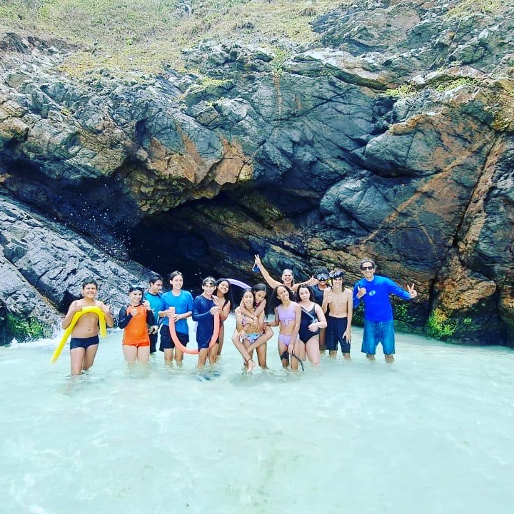 Nossos passeios não são “passeios escolares” somente. São:
experiências sociais guiadas
Que desenvolvem:
– pertencimento
– autonomia
– repertório cultural
– convivência