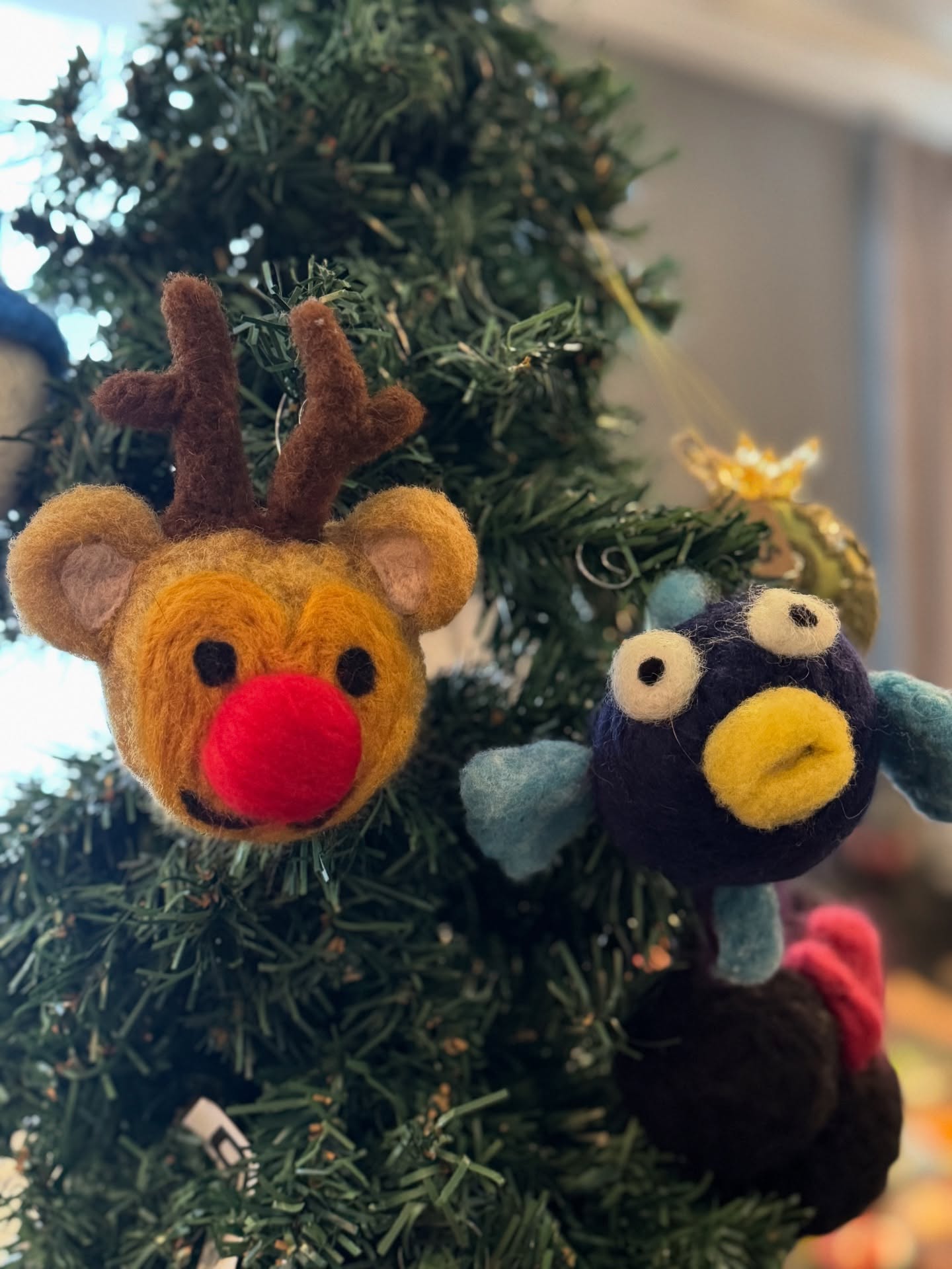 We are all set up @larac_arts at the @queensbury_hotel! We will here 10 - 4 we are among some amazing artists and small business owners!
#shoplocal #supportlocal #larac