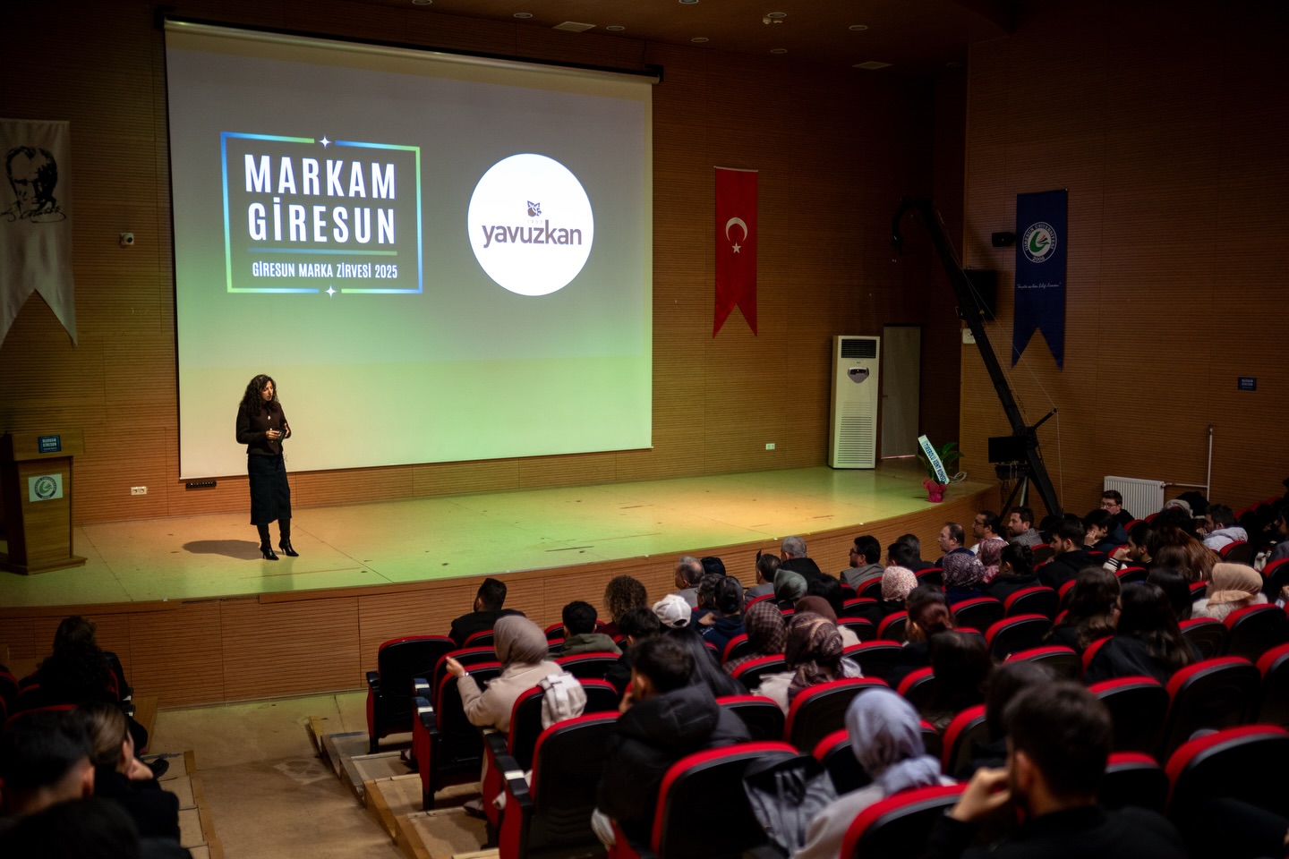 Giresun Üniversitesi Tirebolu İletişim Fakültesi öğrencileri tarafından düzenlenen, markaların markalaşma ve dijitalleşme süreçlerinin ele alındığı Giresun Marka Zirvesi 2025’te, kurumumuzu temsilen Sürdürülebilirlik Departmanımızdan Elif Karataş konuk konuşmacı olarak yer almıştır.
Zirve kapsamında gerçekleştirilen “Fındık ve Tarım Ekosisteminde Sürdürülebilirlik Odaklı Marka Yönetimi” başlıklı konuşmada; markaların günümüzde yalnızca ürünleriyle değil, benimsedikleri duruş ve sorumluluk anlayışıyla değerlendirildiği vurgulanmış; tarım ekosistemi içinde faaliyet gösteren bir markanın sürdürülebilirliği marka yönetiminin merkezine nasıl konumlandırdığına ilişkin kurumsal yaklaşımımız ve deneyimlerimiz paylaşılmıştır.
Bu değerli organizasyonda emeği geçen tüm öğrencilere ve akademisyenlere teşekkür ederiz.
-
The Giresun Brand Summit 2025, organised by students from the Tirebolu Faculty of Communication at Giresun University, addressed the branding and digitalisation processes of brands. Representing our institution, Elif Karataş from our Sustainability Department was a guest speaker.
In the speech titled ‘Sustainability-Focused Brand Management in the Hazelnut and Agricultural Ecosystem’ delivered during the summit, it was emphasised that brands today are evaluated not only by their products but also by their stance and sense of responsibility. Our corporate approach and experiences regarding how a brand operating within the agricultural ecosystem positions sustainability at the centre of brand management were shared.
We would like to thank all the students and academics who contributed to this valuable organisation.
#sürdürülebilirlik #sustainablity