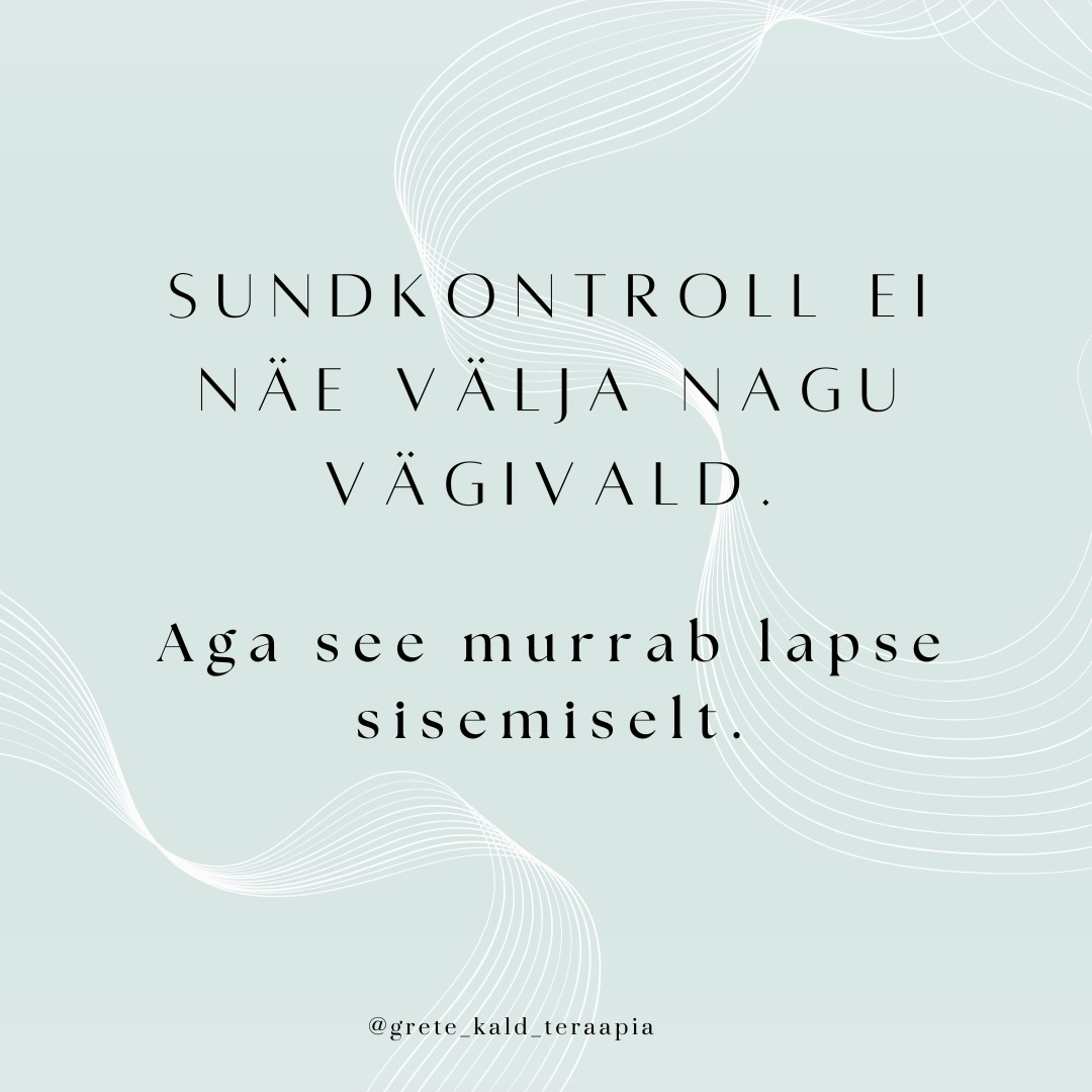 Sundkontroll ei näe välja nagu vägivald.
Ta näeb välja nagu „hoolimine“, „mure“ ja „õige vanemlus“.
Aga lapse närvisüsteem loeb midagi muud.
Seal, kus on sund, ei ole turvalisust.
Seal, kus on kontroll, ei saa laps olla tema ise.
Sundkontroll õpetab lapsele,
et armastus tuleb välja teenida,
et tunded on ohtlikud
ja lojaalsus on olulisem kui tõde.
See ei murra last korraga.
See murendab tasapisi.
Ja just seetõttu vajab laps vähemalt ühte turvalist vanemat,
kes ei võitle kontrolliga, vaid loob ruumi, rahu ja piire.
✨ Tulemas on koolitus lapsevanematele, kes kasvatavad last olukorras, kus teine vanem kasutab sundkontrolli, vaimset manipulatsiooni või nartsissistlikke mustreid.
See koolitus on vanemale, kes tahab:
– kaitsta lapse vaimset tervist
– jääda ise reguleerituks kõrge konflikti keskel
– õppida, kuidas olla safe parent, mitte vastukontrollija
Kui sa tundsid end seda lugedes ära — siis see koolitus on just sinule! ❤️