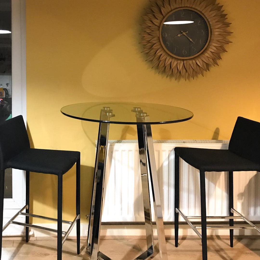 Such a beautiful colour 💛 I'm back at it after having some much needed R&R over Christmas. Of course when you run any business, R&R can mean rest and catch up on administrative tasks! Unfortunately, my response rate has plummeted on here thanks to the 7288763 lead generation messages I receive weekly and I don't know how to stop them! If you've messaged me and I haven't replied, unfortunately your ship has sank in that sea, so please drop me a WhatsApp or email instead! 😊