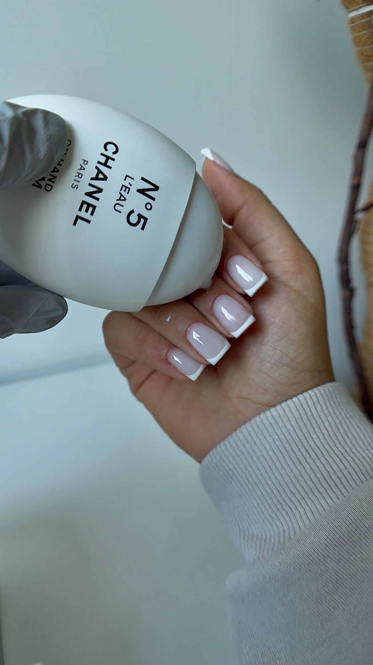 Sounds of a perfect manicure 🫧✨
#asmrnails #nailsasmr #relaxingreels #mobilemanicurist #sbluxenails