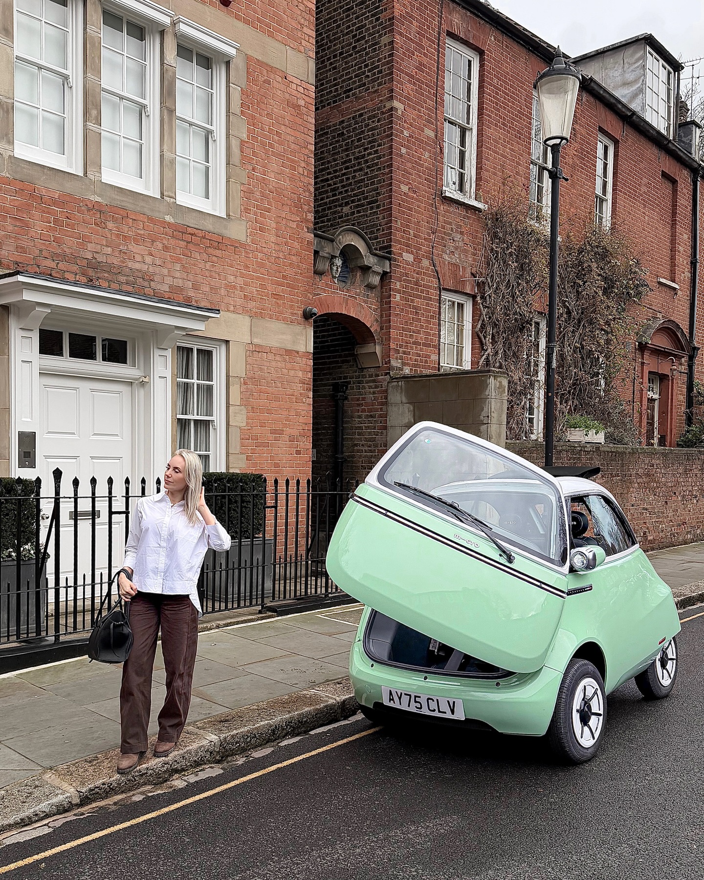 There’s a real excitement in experiencing what’s next when it’s designed with intention, purpose, and thoughtful movement at its core 🏁
I spent the day in Kensington test-driving the new Microlino with Laz, courtesy of Micro Scooters. As a Tesla driver and proud, I love how the fully electric Microlino car is compact, beautifully designed and so practical for urban living. This innovative car is the perfect companion for city life. The Lite version can also be driven on a provisional license making it the perfect first car for a 16 year-old. 🚙
Beyond the adventure today, our visit to London was a first look at what Micro has coming this year and there’s a lot to be excited about. From clever updates across their much-loved kids’ scooters to the headline launch everyone’s talking about: their upcoming collaboration with Porsche. Design-led, performance-inspired, and very much setting the tone for where movement is heading next 🇮🇹🇬🇧
More to come from this collaboration… but consider this your reminder that the future doesn’t always have to be louder, sometimes it’s simply better designed 🫶🏻🤍
P.S. a little nod to today’s outfit in which I styled a relaxed, tailored look from Eleven Loves that felt perfectly in step with the day: understated, functional, and thoughtfully made. Proof that style and practicality don’t have to compete whether you’re getting dressed or adventuring around. 🤎 @elevenloves.co.uk
#microscooters #microlino #kensingtongardens