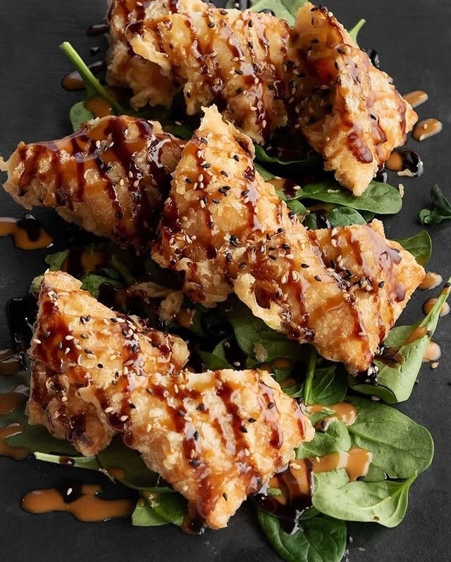 What’s your go-to appetizer at KōNA? 🍤🍣 Tempura Egg Rolls? Gyoza? Miso Soup?
Order now at any KōNA 👏🏻
____
#kona #konasushi #sushilover #windsorontario #yqg