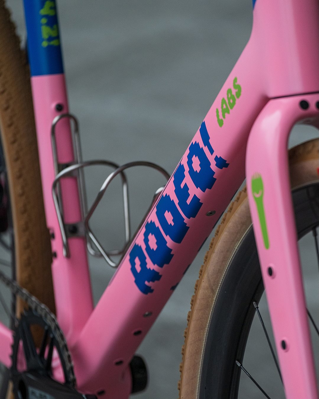 Michael asked for a layout that felt joyful, and he was a fantastic collaborator to work with as we sorted out how to translate that onto his frame. Most people who we work with on custom paint don’t know exactly what their bike should look like, but they do know how they want it to feel. If that’s you, don’t worry, we will listen to the ideas and themes that you have in mind and help bring them to life. Once you see what you like in the design, our in-house finishing department will bring it to life. The design can be loud, fun, and whimsical like Michael’s, or it can be subtle and moody if that’s your thing.
Happy new TD4 day, Michael, and thanks for letting us bring this bike to life for you.
#traildonkey
#gravelbike
#rideexplorecreate
#newbikeday